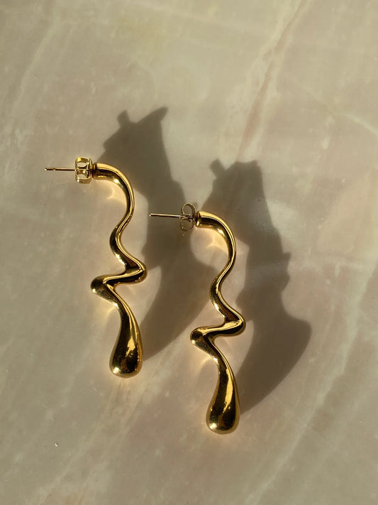 Aretes wavy largos Dorados