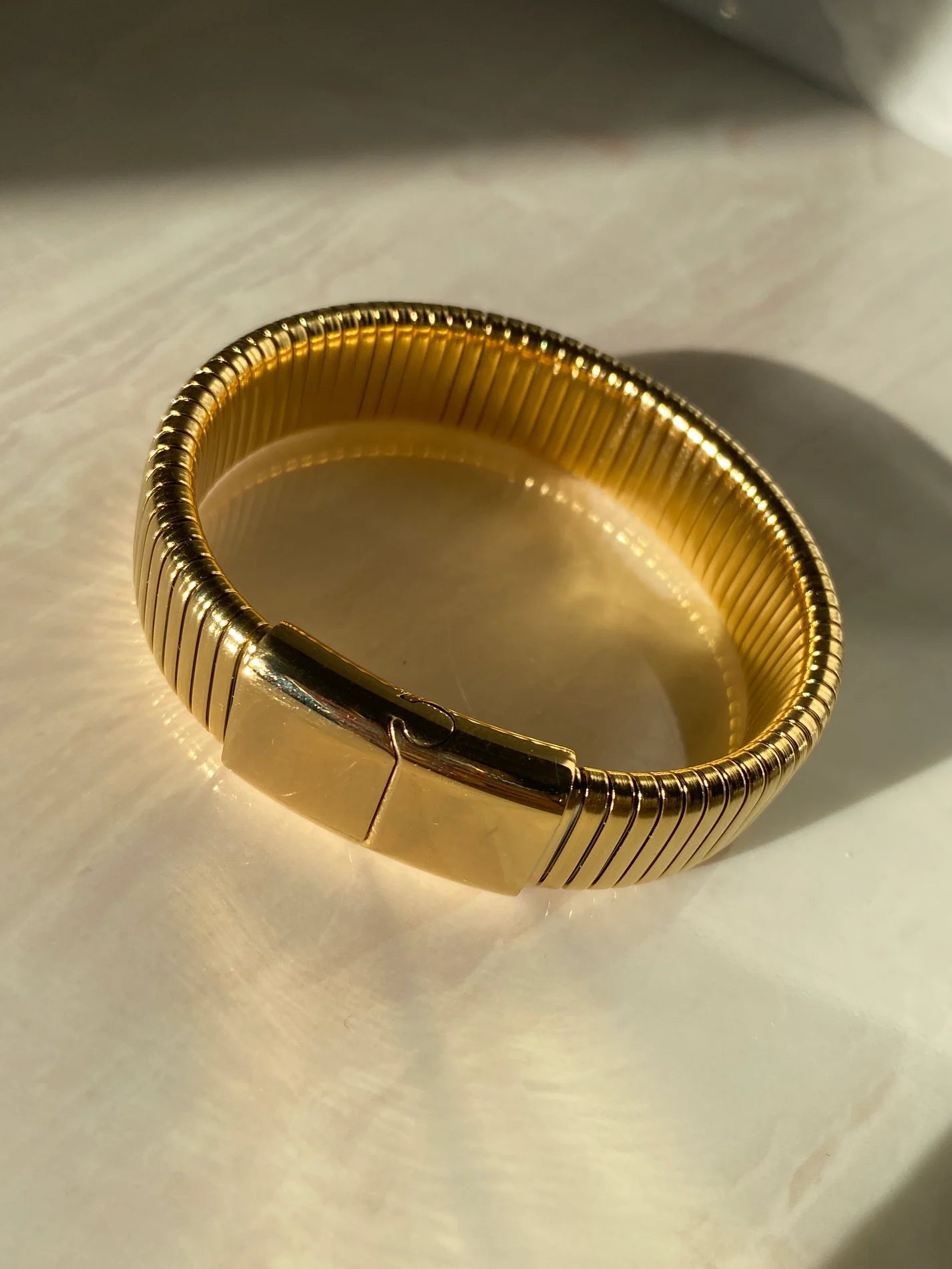 Brazalete dorado