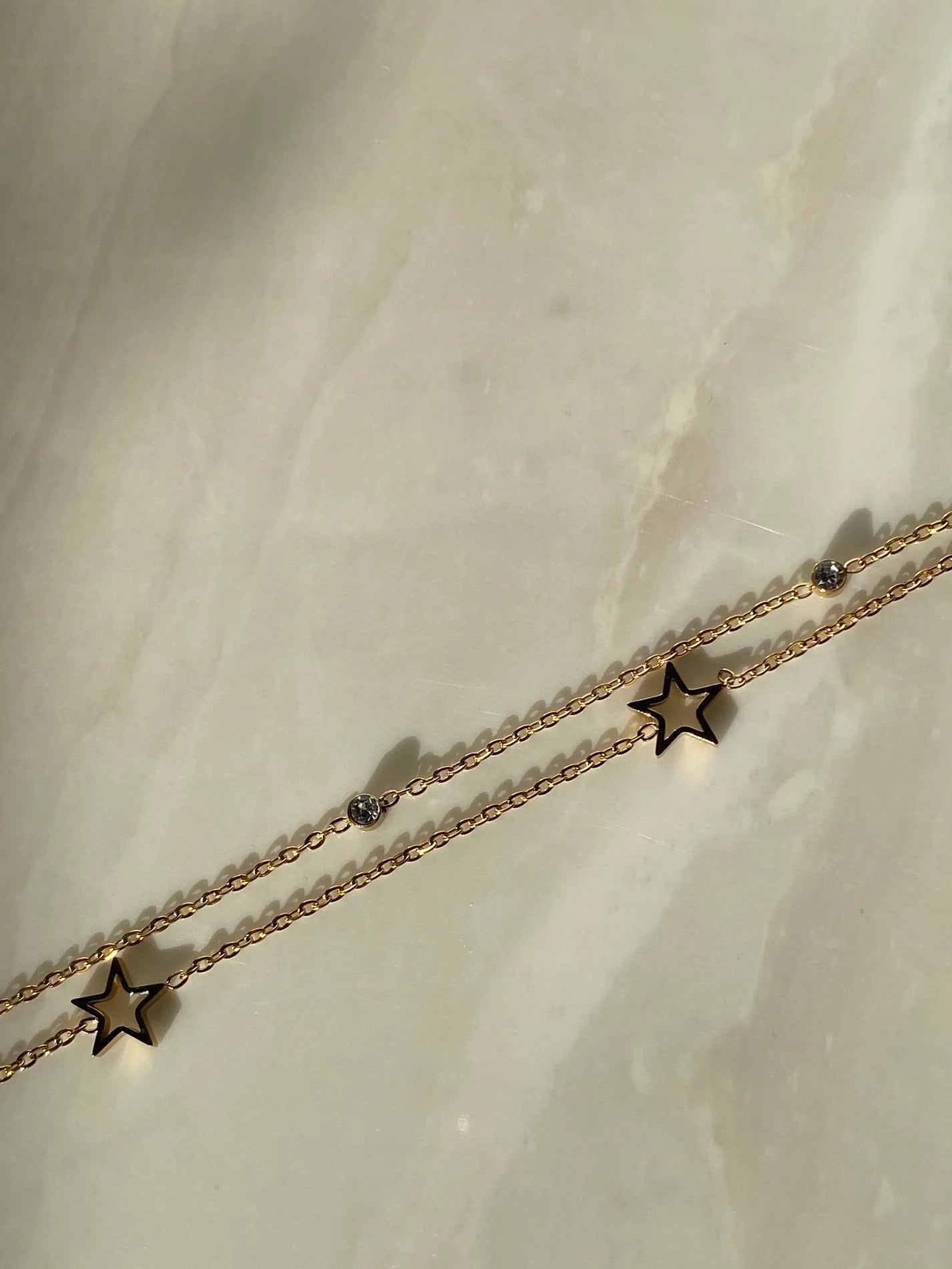 Pulsera de estrellas dorada